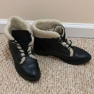 Bass lace up boots
